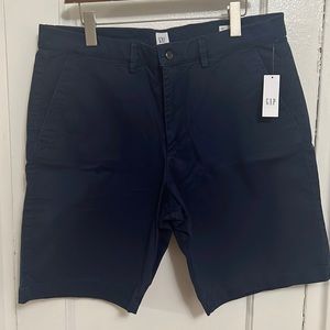 NWT Gap Factory Men’s flat front khaki shorts 34